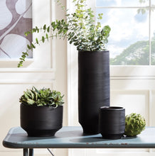 Load image into Gallery viewer, Zola Cachepots, set of 2