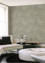 Load image into Gallery viewer, Della Palm Wallpaper