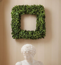 Load image into Gallery viewer, BOXWOOD SQUARE WREATH 16&quot;
