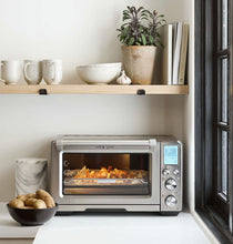 Load image into Gallery viewer, Breville ® Smart Oven ® Air Fryer Pro
