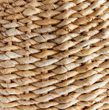 Load image into Gallery viewer, Abaca Teardrop Vase

