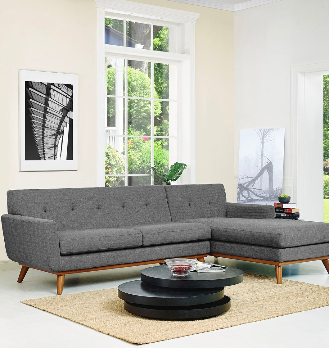 Engage Right-Facing Sectional Sofa (living room set)